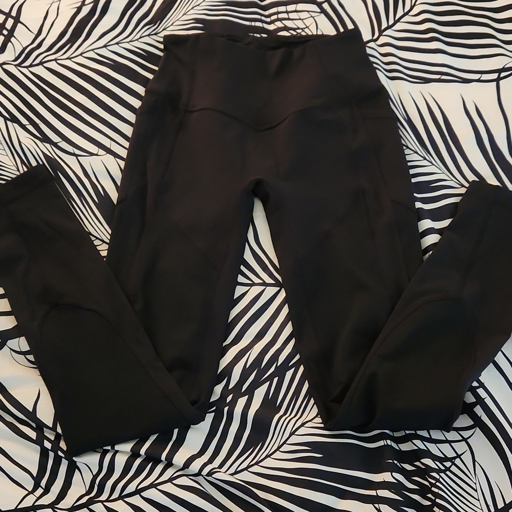 LULULEMON ALL THE RIGHT PLACES - Picture 2 of 7